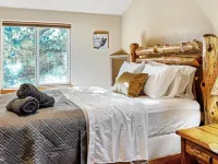 HotTub / Coffee Bar / GameRoom / Indoor Fireplace / Views / Quiet / Washer Dryer 베일리 호텔