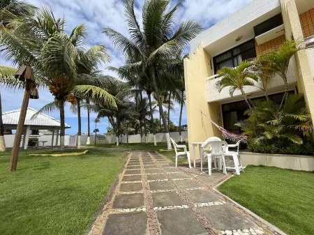 Guarajuba, Duplex right on the sand. Great location! Отели рядом с достопримечательностью «Jenipabu»