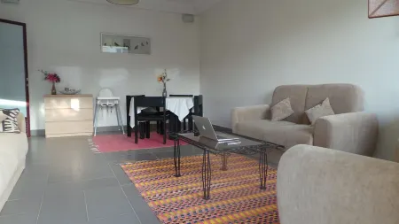 APPARTADAKAR F5 for rent Cité-Batrain - MERMOZ- OUAKAM-DAKAR Отели рядом с достопримечательностью «Mamelles Lighthouse»