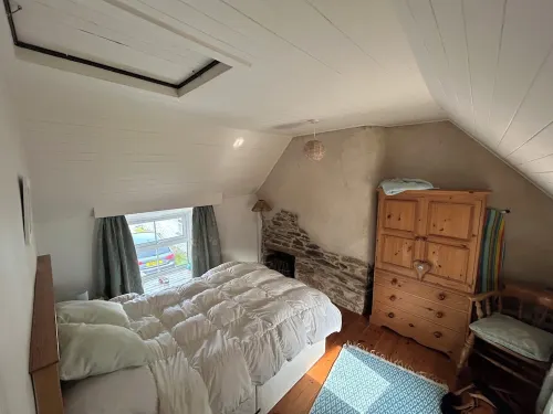 Cubert. Renovated 16th C. cottage Nr Crantock Holywell and Polly Joke beaches