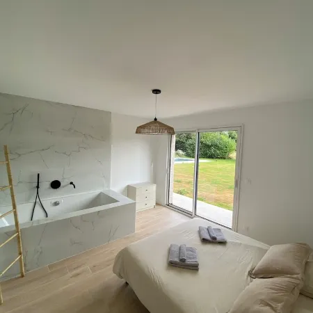 La Villa Saint-Léger - 5 Bedrooms - Swimming pool - garden