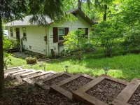 Charming 2 Bedroom Lakefront Cottage in the Catskill Mountains - Wi-Fi