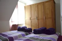 Peacefully located apartment, a few minutes from the beach and the city center โรงแรมใน