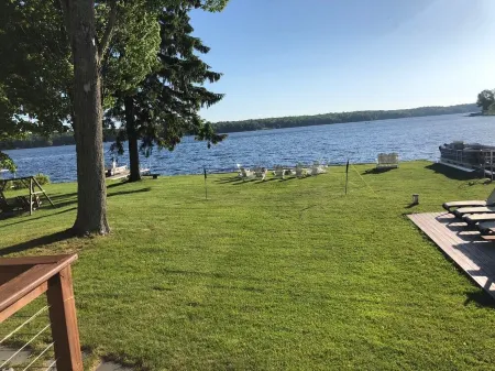 The Bunkalow Lakefront Compound w Lifts for Your Speed Boat & Tritoon