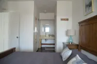 Rosarito getaway with jacuzzi & beach!