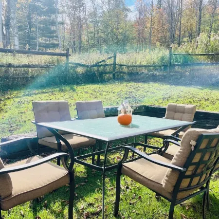 Charming Barn Carriage House in Green Mountains of Vermont Near Middlebury Отели в г. Аддисон