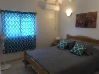 Come enjoy the beauty of Bathway Beach! Hotels in 