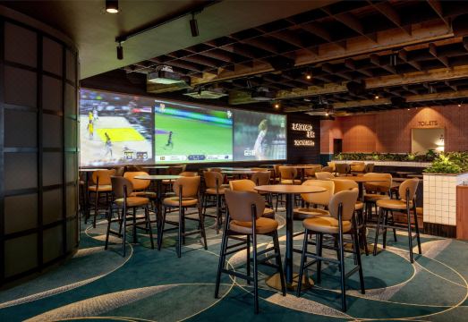 나이트캡 앳 캠프 힐 호텔