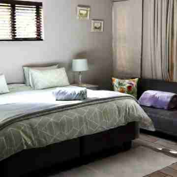 Beautiful modern home in the African bush, next to the Kruger National Park. Rooms