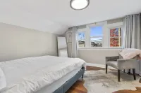 Modern 4 Bedroom Beach House: Ideal for Families & Long Stays