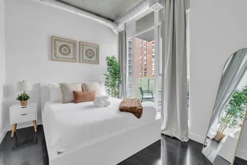 Stylish Beltline 1BR w/ Parking