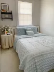 Niagara Dreamhouse on the lake with Private Beach! Family & Friends Vacation.