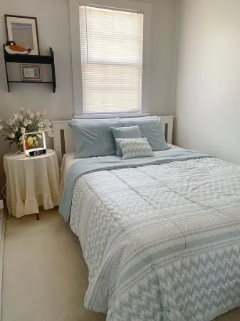 Niagara Dreamhouse on the lake with Private Beach! Family & Friends Vacation.