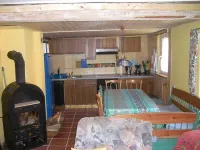 Chalet am Bergflüsschen mit Sauna & Riesentrampolin & Waldschwimmbad