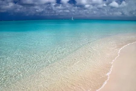 Villa 504 - Villa Renaissance on Grace Bay Beach - PELOTON IN UNIT - 1 bedroom Отели рядом с достопримечательностью «Turks and Caicos Map Mural»