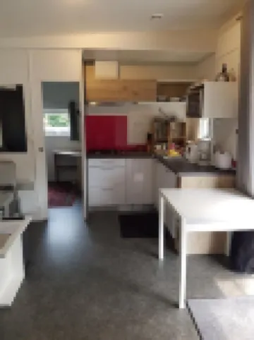 Cozy mobile home on the lake (WA 105) Hotels in Wackersdorf