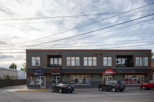 Location Location!! 2bd2ba Condo in the heart of Downtown Invermere! Hotels in Invermere