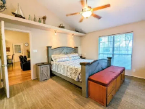 Treehouse Hideaway - Your Home Away from Home