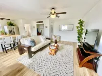 2 bedroom 1 bath cottage 10 minutes from beach