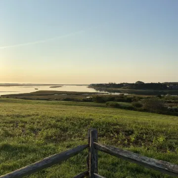 Charming Sun Filled Eastham Cottage at Fort Hill