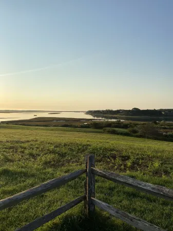 Charming Sun Filled Eastham Cottage at Fort Hill