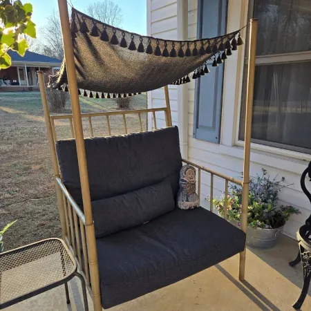 Charming 3-bedroom cottage with AC, WiFi in serene Walnut Cove.