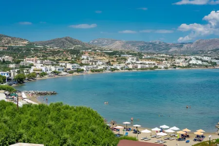 Makrigialos: High standard property, studio flat by the sea Отели в г. Makris Gialos