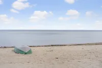 Cosy summer cottage with private beach access