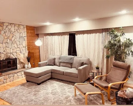 Gordon Head Getaway  (A blocked out Sunday is possible upon request) サーニッチのホテル