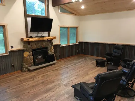 Ole's Outpost Cabin Wascott/Minong on UTV/Snowmobile Trail & Near Boat Landings! Отели в г. Douglas County