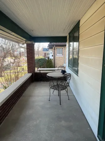 Cozy home in St. Matthews, 2 bedrooms, 2 bathrooms Отели в г. Сейнт Мэттьюс