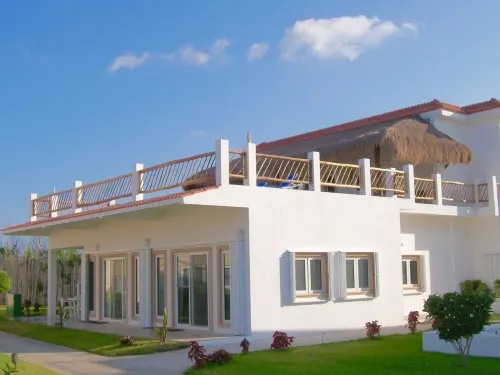 Luxurious Beachfront Retreat in Cozumel - Your Ultimate 4 Bdrm vacation haven!