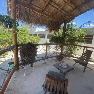 Cheerful 1 bedroom house w/ pool and much more!