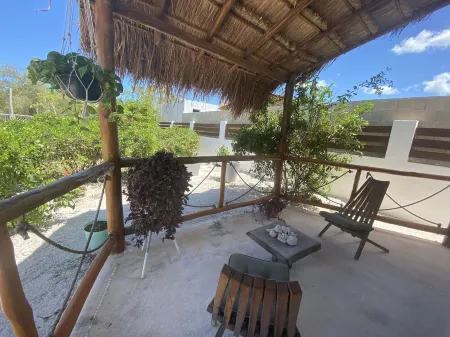 Cheerful 1 bedroom house w/ pool and much more! Отели рядом с достопримечательностью «Playa Holbox»