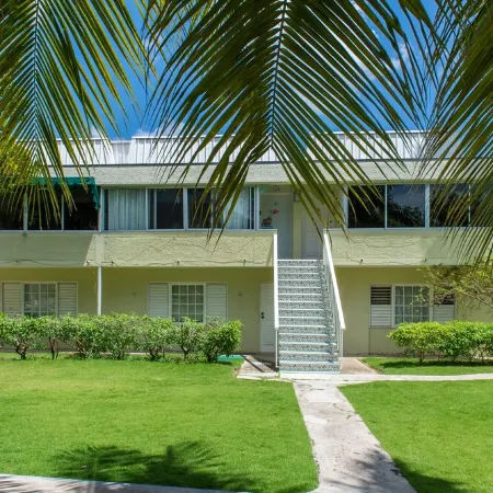 "Idle Time on the Bay Visually Charming and newly refurbished apartment
