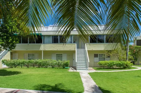 "Idle Time on the Bay Visually Charming and newly refurbished apartment