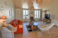 Bel Appartement sur le Port de La Flotte Hotels in La Flotte