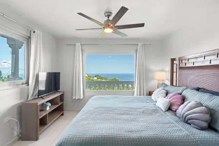 5 Bed Ocean View w private Pool one of best beaches less than 1.1 mile from Home