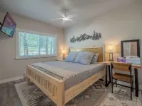 Dogs OK! Prime Homebase Location Near Downtown & River/Trails Blocks Away