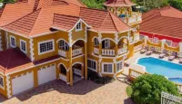 The Palms at Galina *Luxury Rental* Fully Staffed Отели в г. 