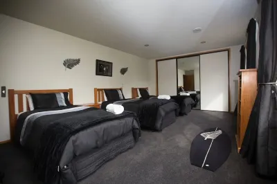 Large Holiday Home in Rolleston Hotels near Faringdon Community Garden