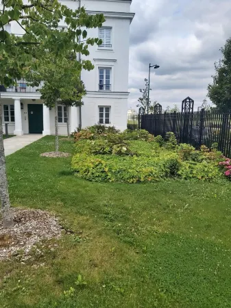 Near Disney and La Vallée Village - Apt 2 bdrms with balcony - sleeps 8 Отели рядом с достопримечательностью «SEA LIFE Val d'Europe»