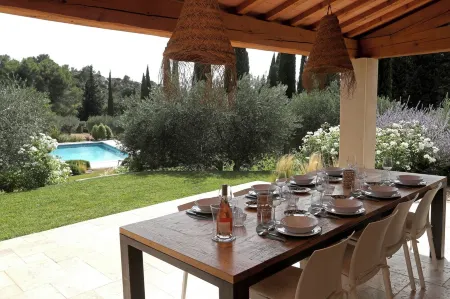 Villa Mas Mavie with swimming pool Les Baux-de-Provence in the heart of Alpilles