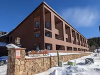 Cozy Condo- Walk to WP Resort!