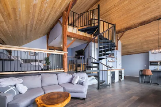 33 Vines Winery & Vineyard