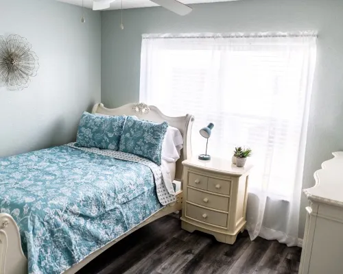 Beautiful 3 BR Home|Saltwater Pool|Fenced Yard|8 Min to Weeki Wachee River Hotels in Spring Hill