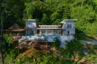 Amazing luxury ocean view home, infinity pool, gated community - 8p Hotels in Dominical