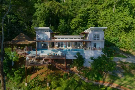 Amazing luxury ocean view home, infinity pool, gated community - 8p