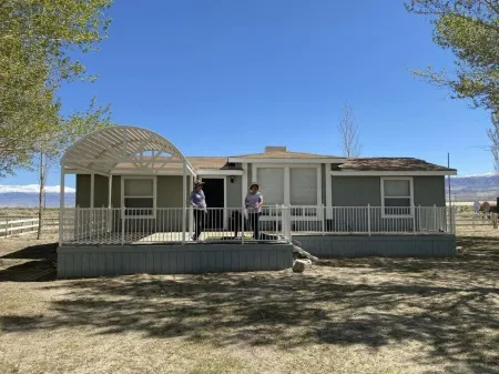 Death Valley Passageway Lakeside Cabin A at Lake Olancha
