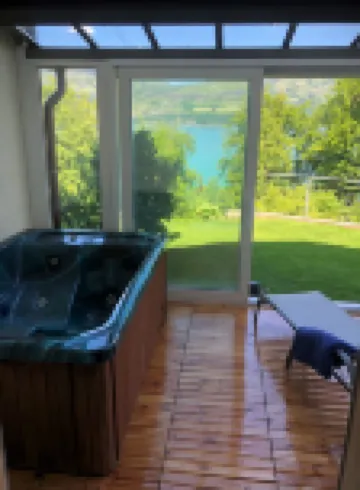 Vacation apartment on Lake Thun - magnificent views of the lake and mountains